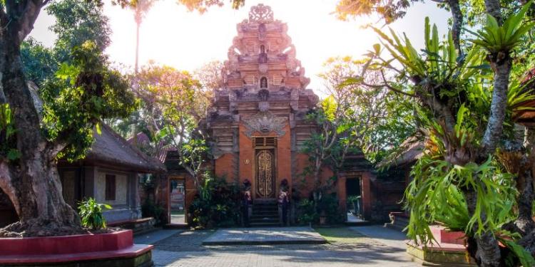Keindahan Tropis Bali dan Labuan Bajo, Dua Permata Wisata Indonesia